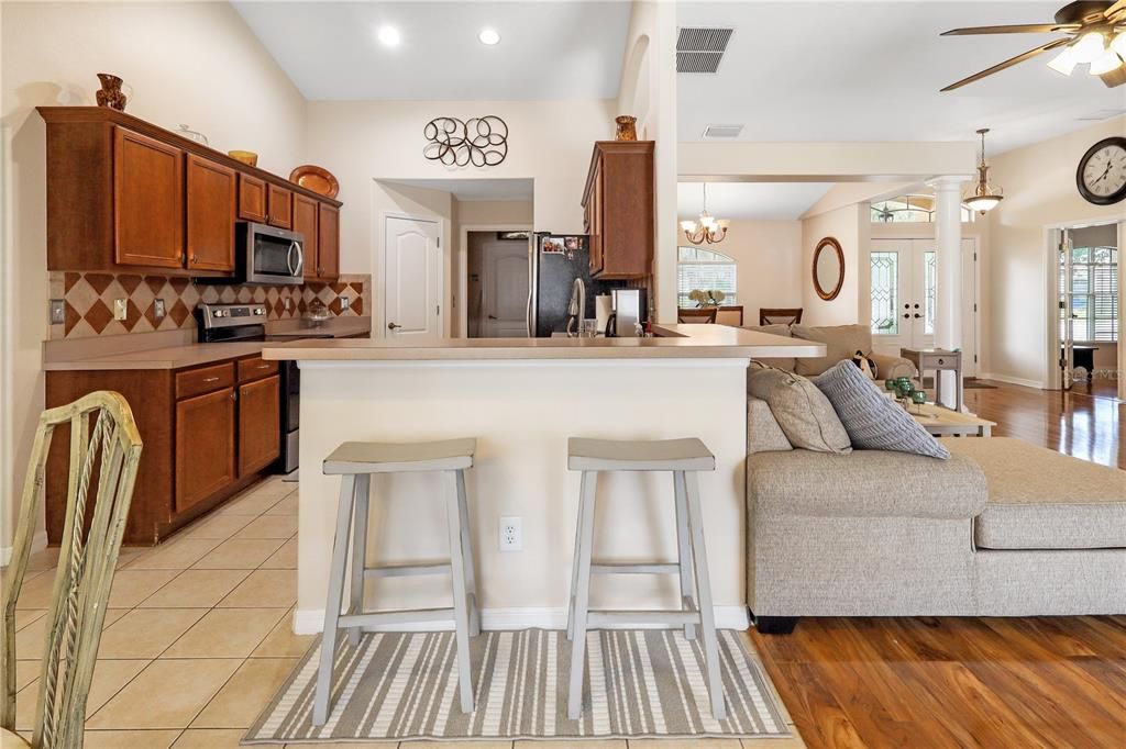 For Sale: $449,900 (3 beds, 2 baths, 1979 Square Feet)