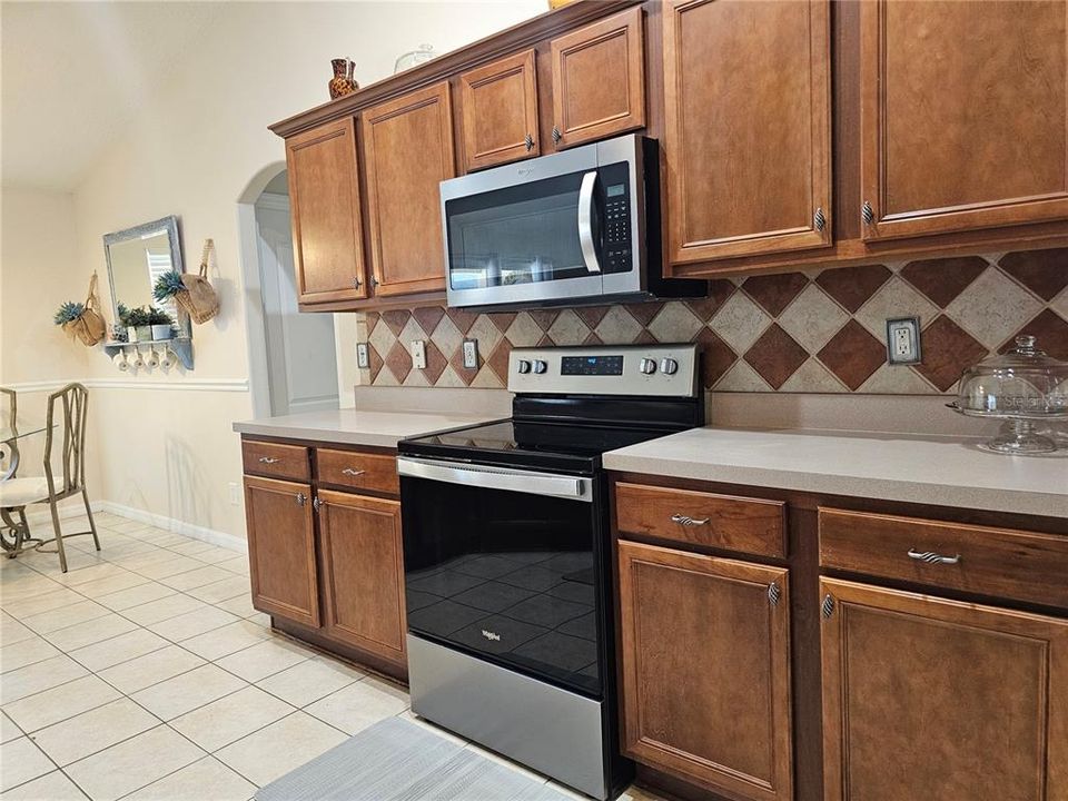 For Sale: $449,900 (3 beds, 2 baths, 1979 Square Feet)