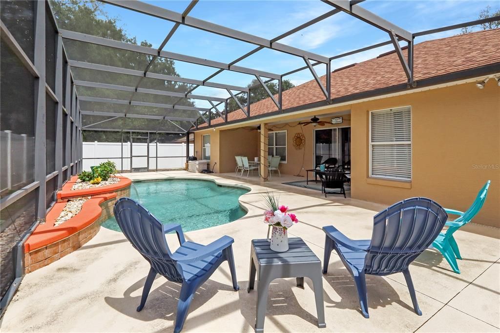 For Sale: $449,900 (3 beds, 2 baths, 1979 Square Feet)