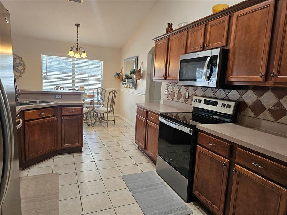 For Sale: $449,900 (3 beds, 2 baths, 1979 Square Feet)
