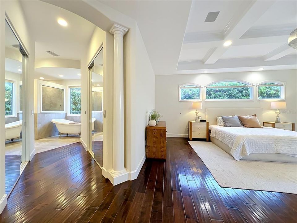 En Venta: $1,475,000 (5 camas, 3 baños, 4859 Pies cuadrados)