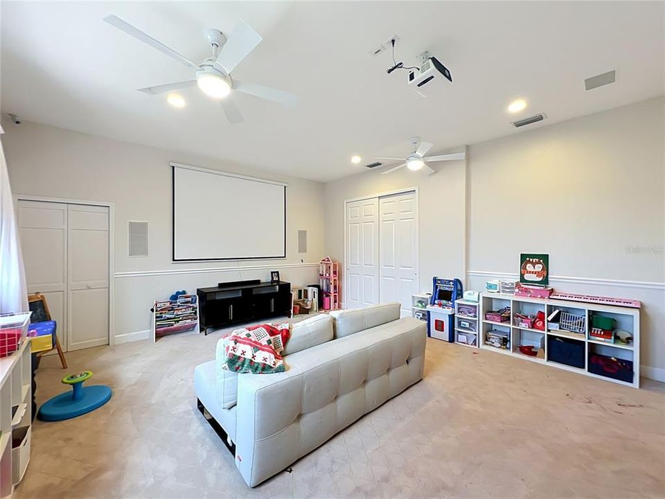 En Venta: $1,475,000 (5 camas, 3 baños, 4859 Pies cuadrados)