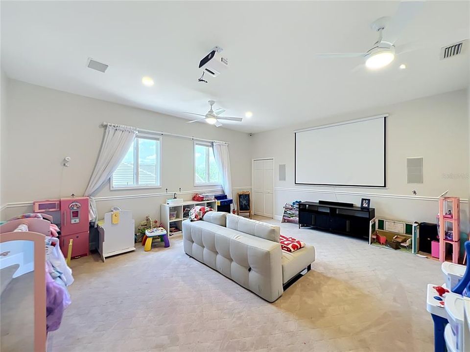 En Venta: $1,475,000 (5 camas, 3 baños, 4859 Pies cuadrados)