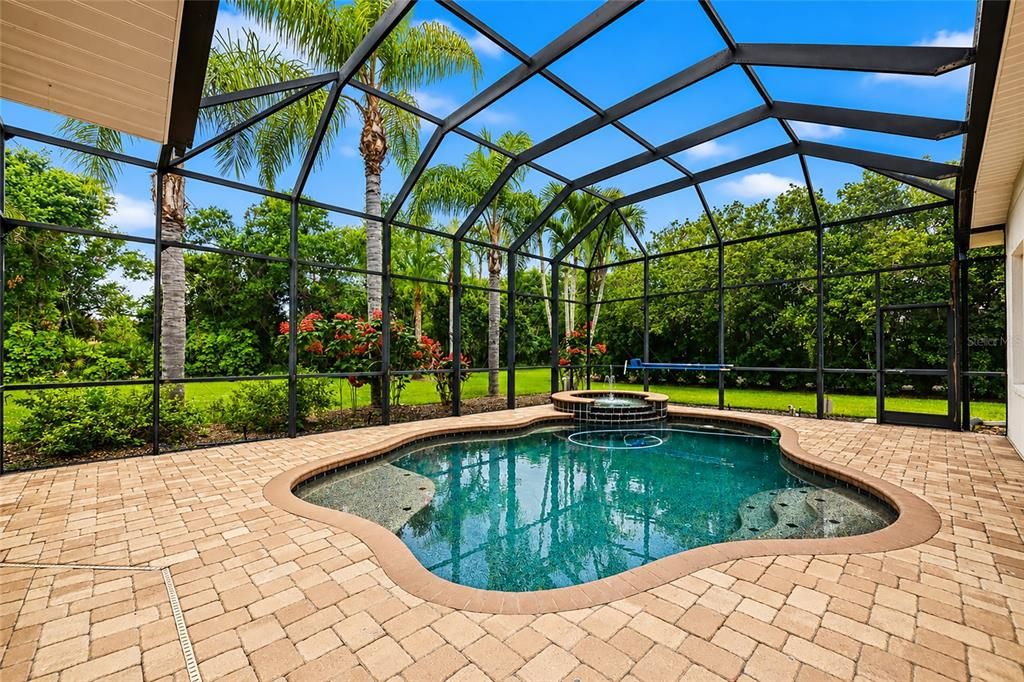 En Venta: $759,900 (4 camas, 3 baños, 3027 Pies cuadrados)