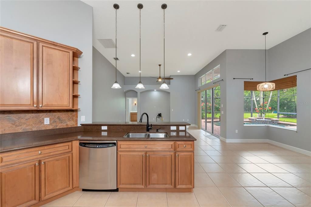En Venta: $759,900 (4 camas, 3 baños, 3027 Pies cuadrados)