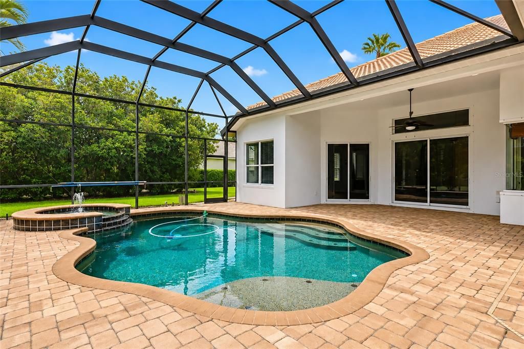 En Venta: $759,900 (4 camas, 3 baños, 3027 Pies cuadrados)