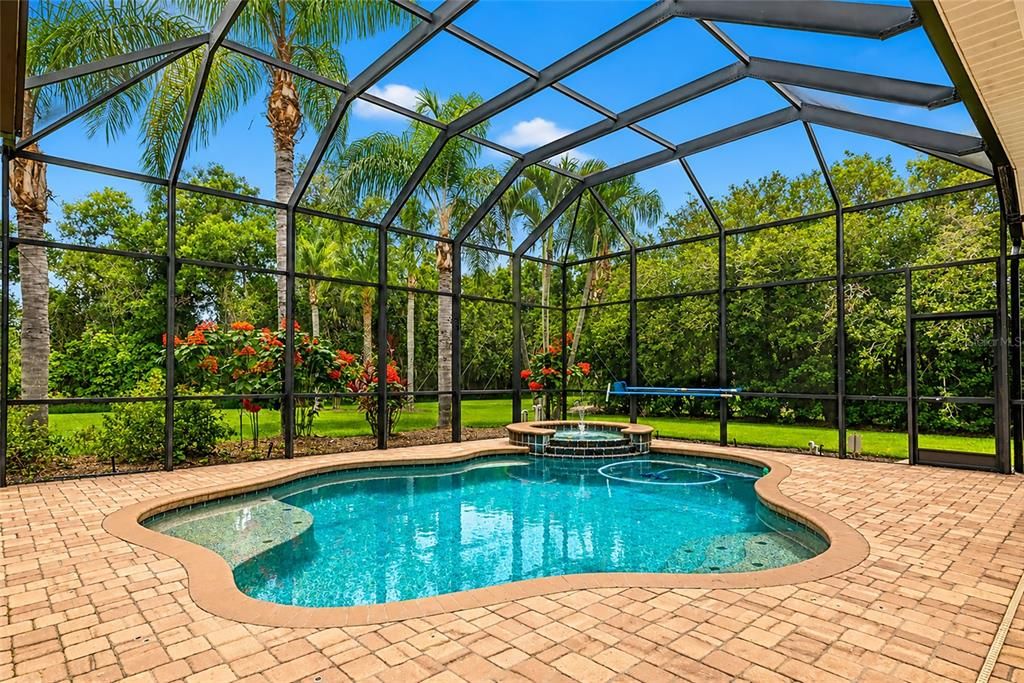 En Venta: $759,900 (4 camas, 3 baños, 3027 Pies cuadrados)
