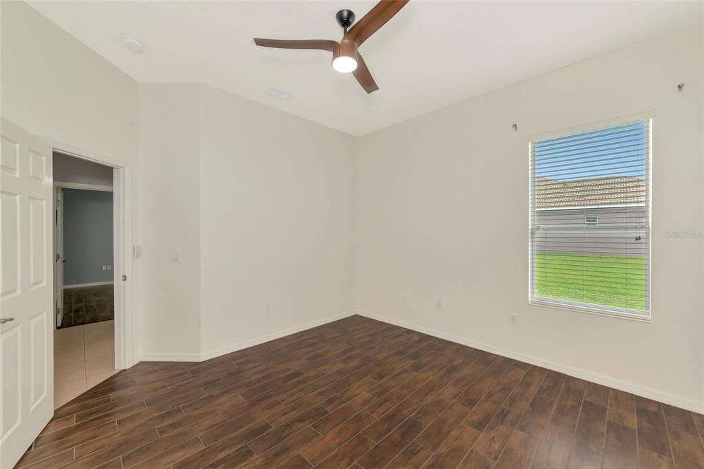 En Venta: $759,900 (4 camas, 3 baños, 3027 Pies cuadrados)