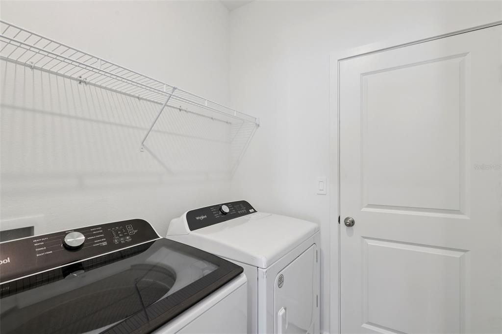 На продажу: $349,990 (4 спален, 2 ванн, 2168 Квадратных фут)