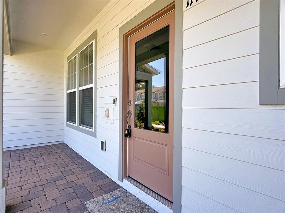 For Rent: $2,500 (3 beds, 2 baths, 1568 Square Feet)