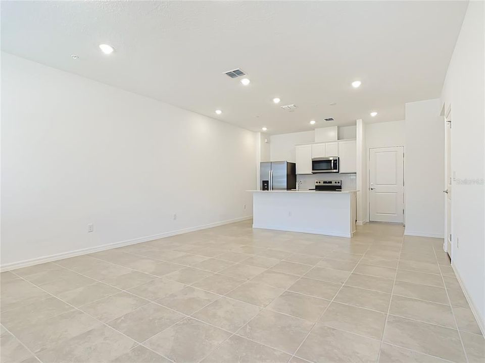 For Rent: $2,500 (3 beds, 2 baths, 1568 Square Feet)