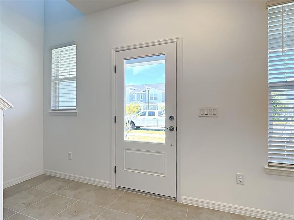 For Rent: $2,500 (3 beds, 2 baths, 1568 Square Feet)