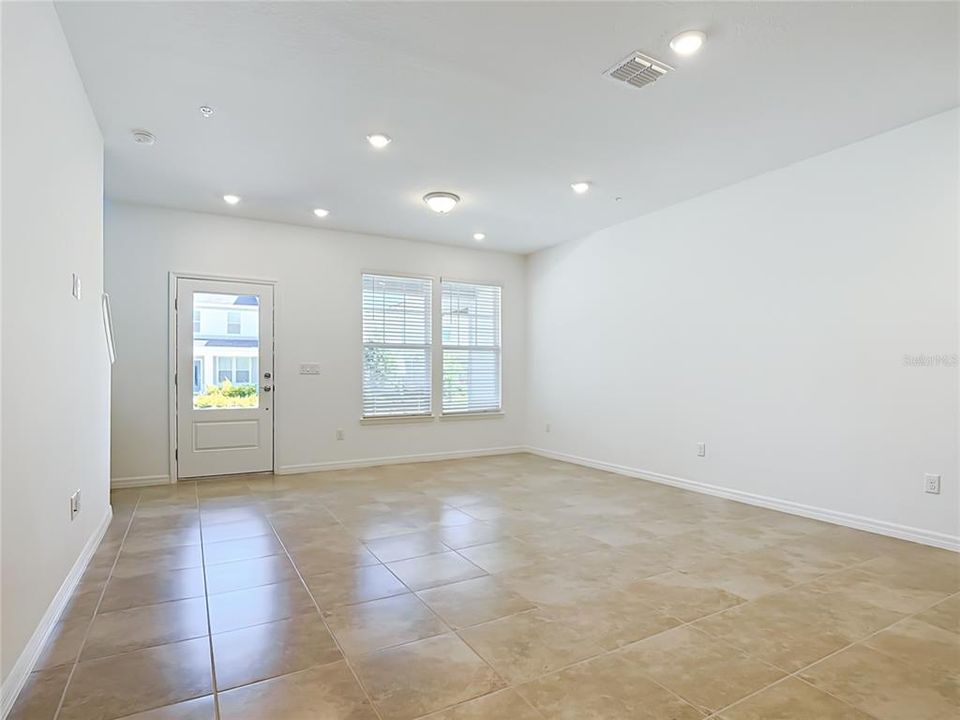 For Rent: $2,500 (3 beds, 2 baths, 1568 Square Feet)