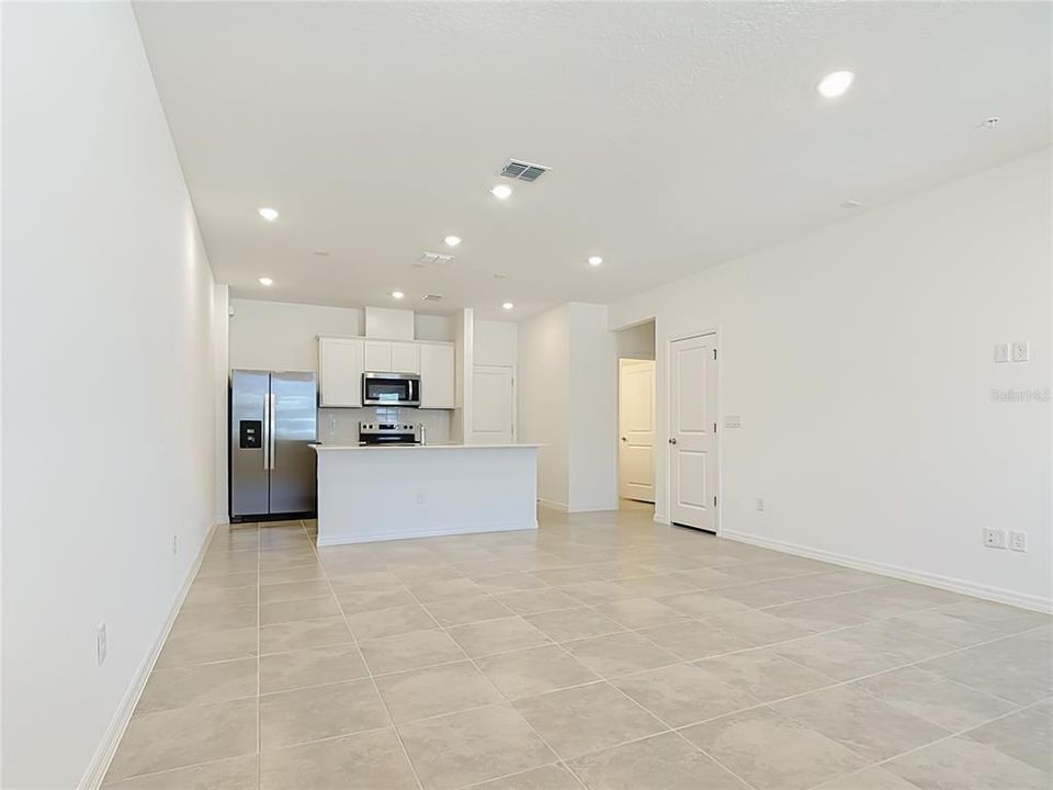 For Rent: $2,500 (3 beds, 2 baths, 1568 Square Feet)