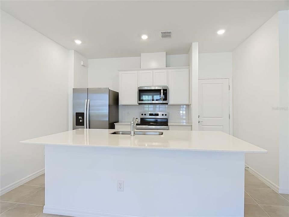 For Rent: $2,500 (3 beds, 2 baths, 1568 Square Feet)