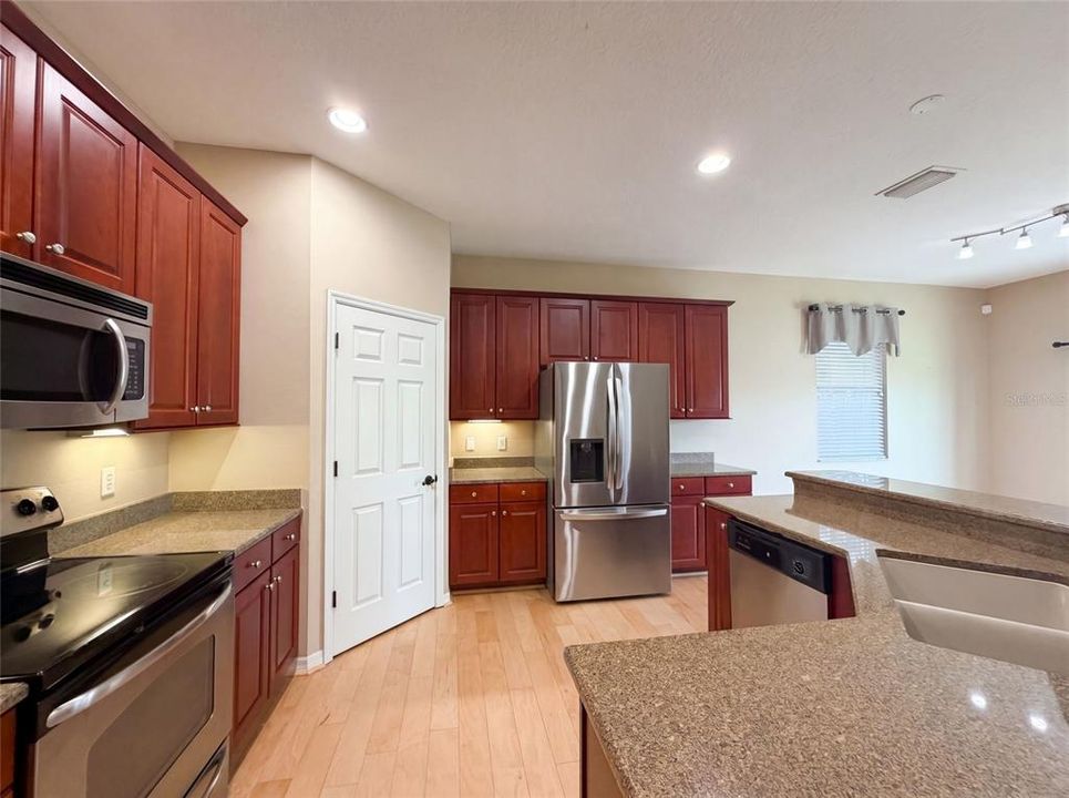 For Sale: $365,000 (4 beds, 3 baths, 2236 Square Feet)