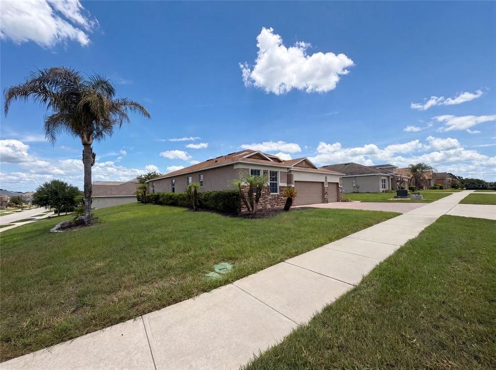 For Sale: $365,000 (4 beds, 3 baths, 2236 Square Feet)