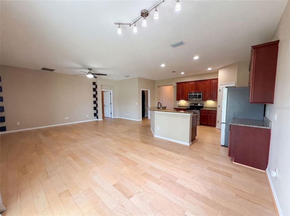 For Sale: $365,000 (4 beds, 3 baths, 2236 Square Feet)