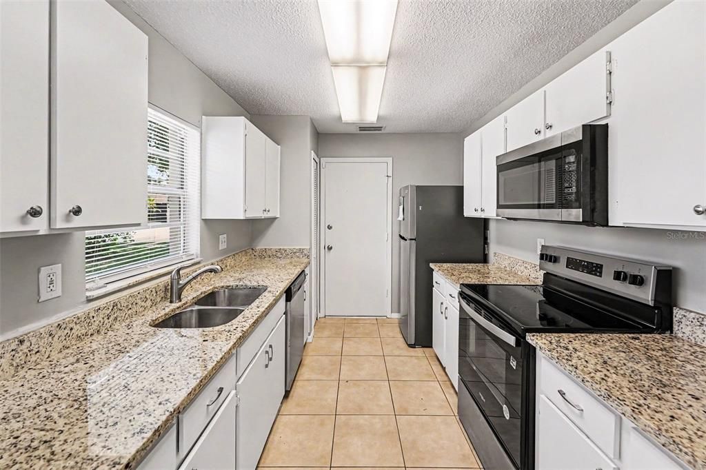 На продажу: $434,900 (3 спален, 2 ванн, 1308 Квадратных фут)