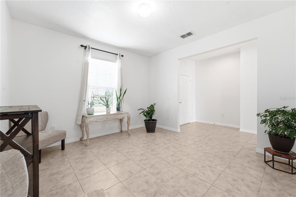 En Venta: $460,000 (4 camas, 3 baños, 2820 Pies cuadrados)