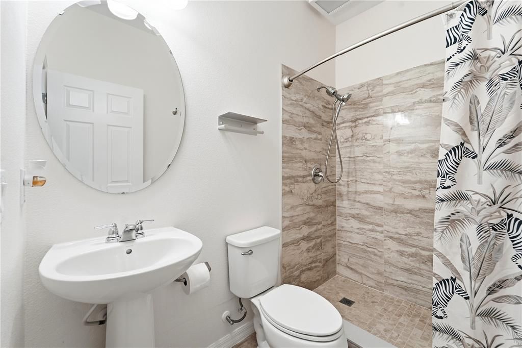 En Venta: $460,000 (4 camas, 3 baños, 2820 Pies cuadrados)