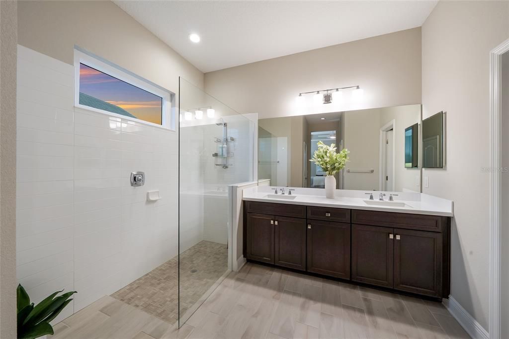 For Sale: $874,900 (3 beds, 2 baths, 2305 Square Feet)