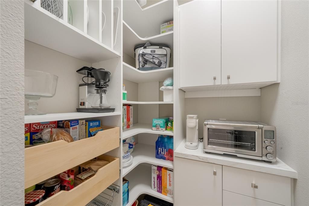 For Sale: $874,900 (3 beds, 2 baths, 2305 Square Feet)