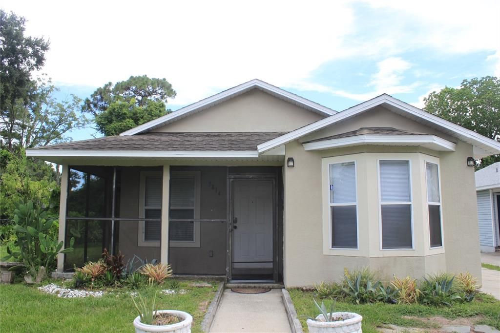 For Rent: $1,695 (3 beds, 1 baths, 1186 Square Feet)