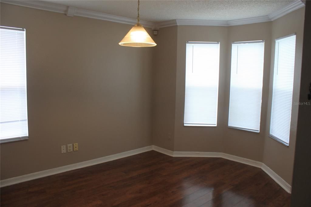 For Rent: $1,695 (3 beds, 1 baths, 1186 Square Feet)