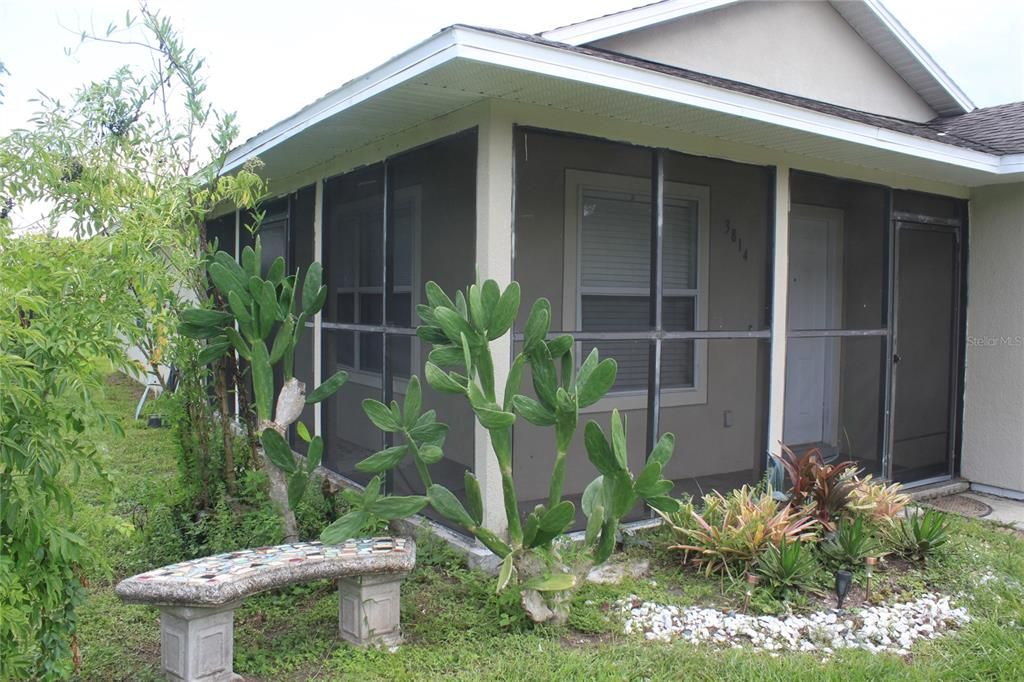 For Rent: $1,695 (3 beds, 1 baths, 1186 Square Feet)