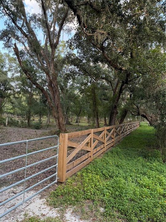 待售: $399,000 (6.63 acres)