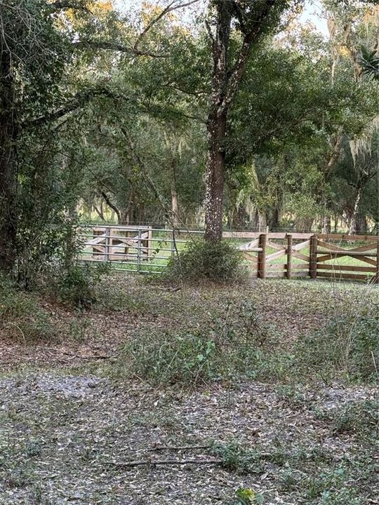 待售: $399,000 (6.63 acres)