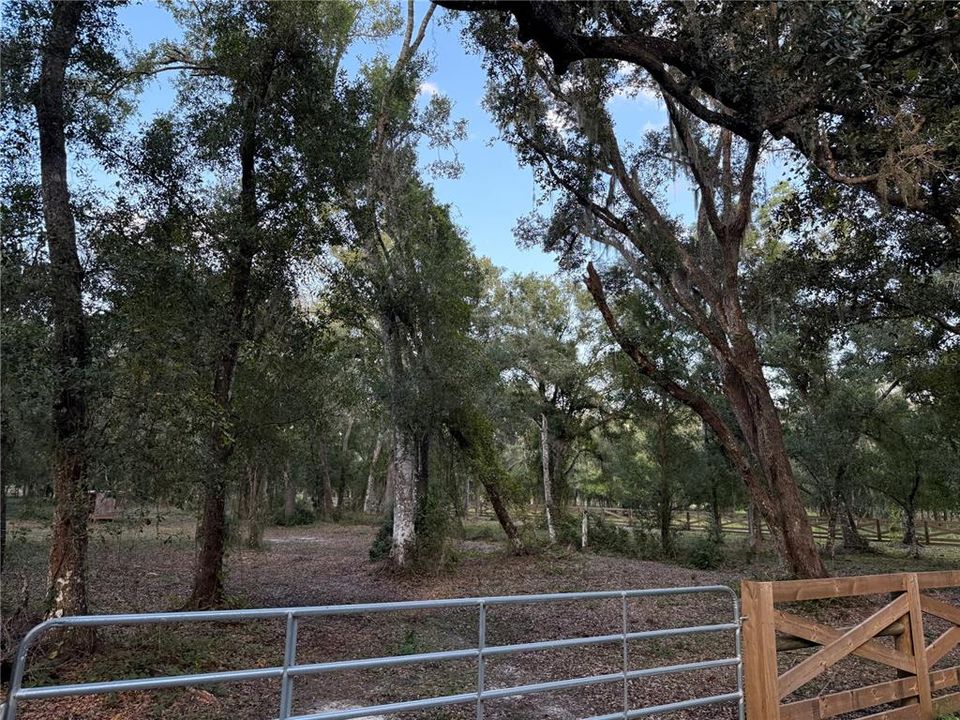 待售: $399,000 (6.63 acres)