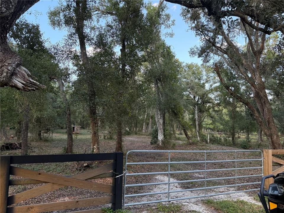 待售: $399,000 (6.63 acres)