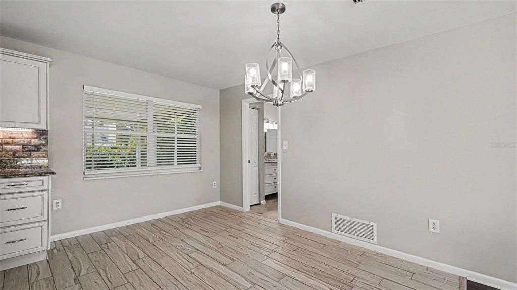 For Sale: $299,900 (4 beds, 2 baths, 1928 Square Feet)