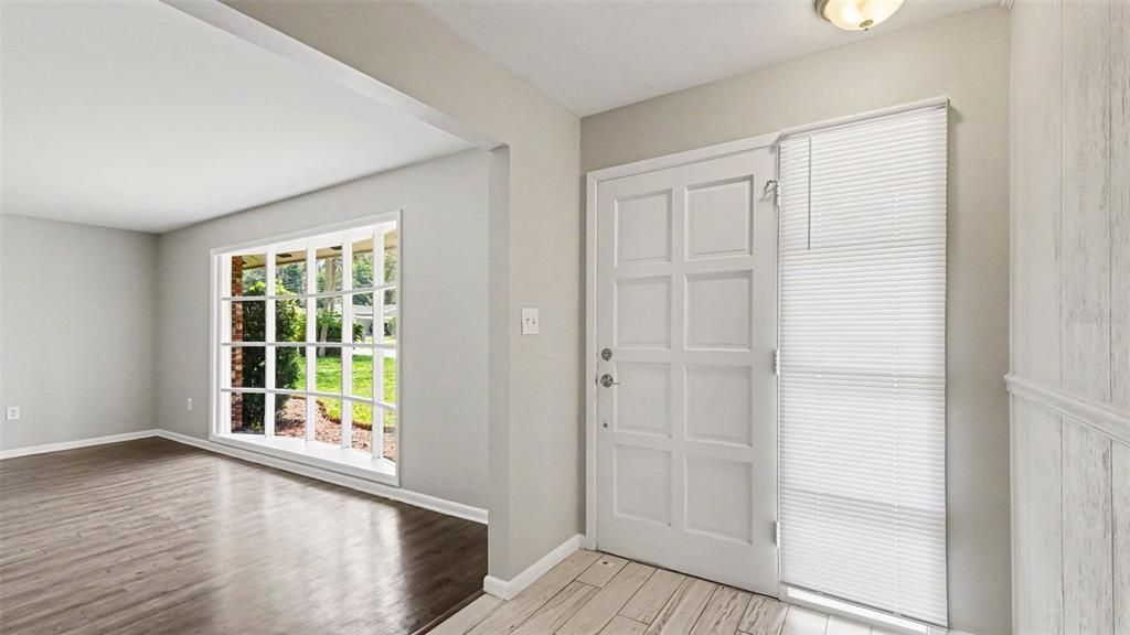 For Sale: $299,900 (4 beds, 2 baths, 1928 Square Feet)