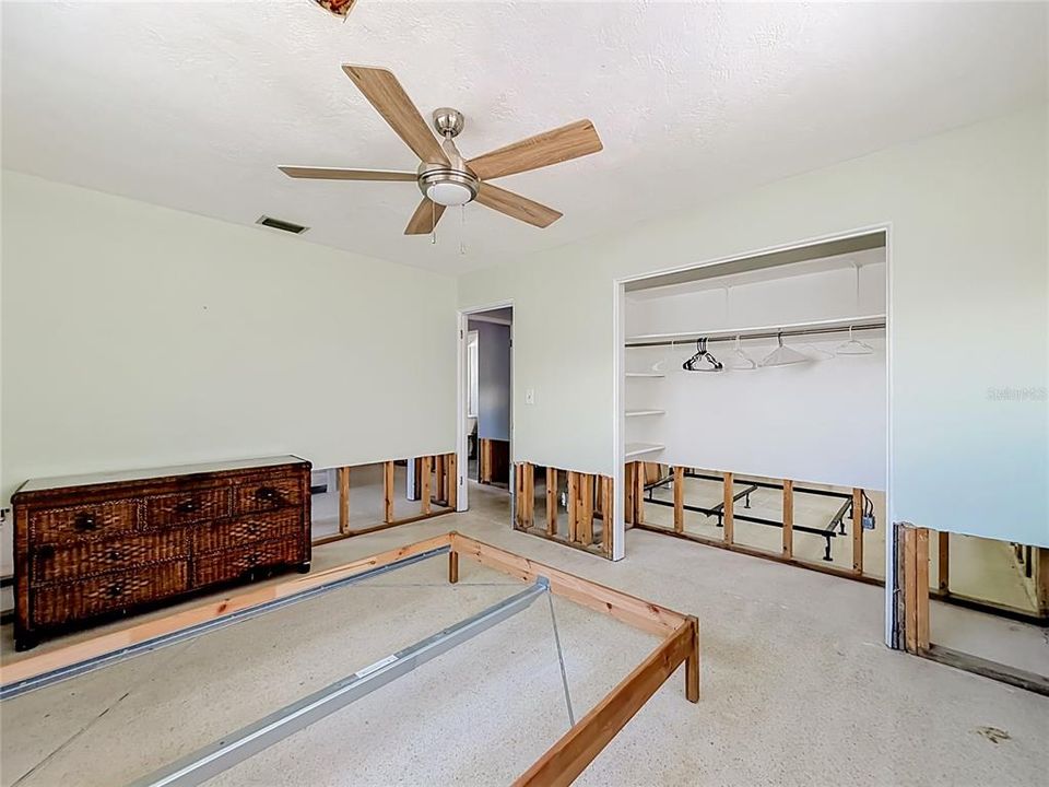 En Venta: $799,000 (4 camas, 3 baños, 1680 Pies cuadrados)