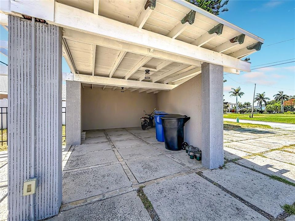 En Venta: $799,000 (4 camas, 3 baños, 1680 Pies cuadrados)