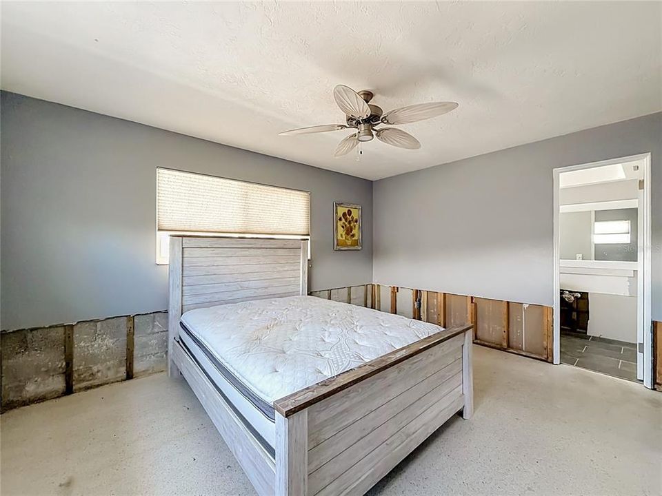 En Venta: $799,000 (4 camas, 3 baños, 1680 Pies cuadrados)