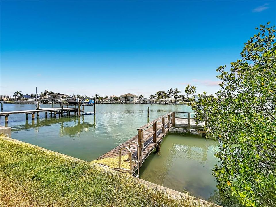 En Venta: $799,000 (4 camas, 3 baños, 1680 Pies cuadrados)