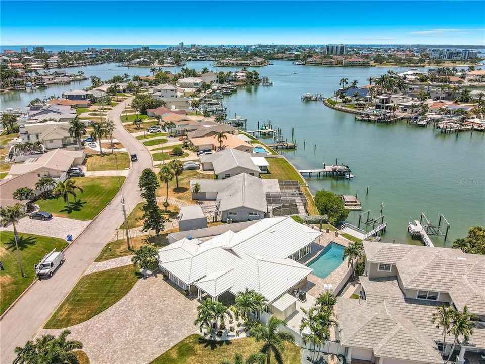 En Venta: $799,000 (4 camas, 3 baños, 1680 Pies cuadrados)