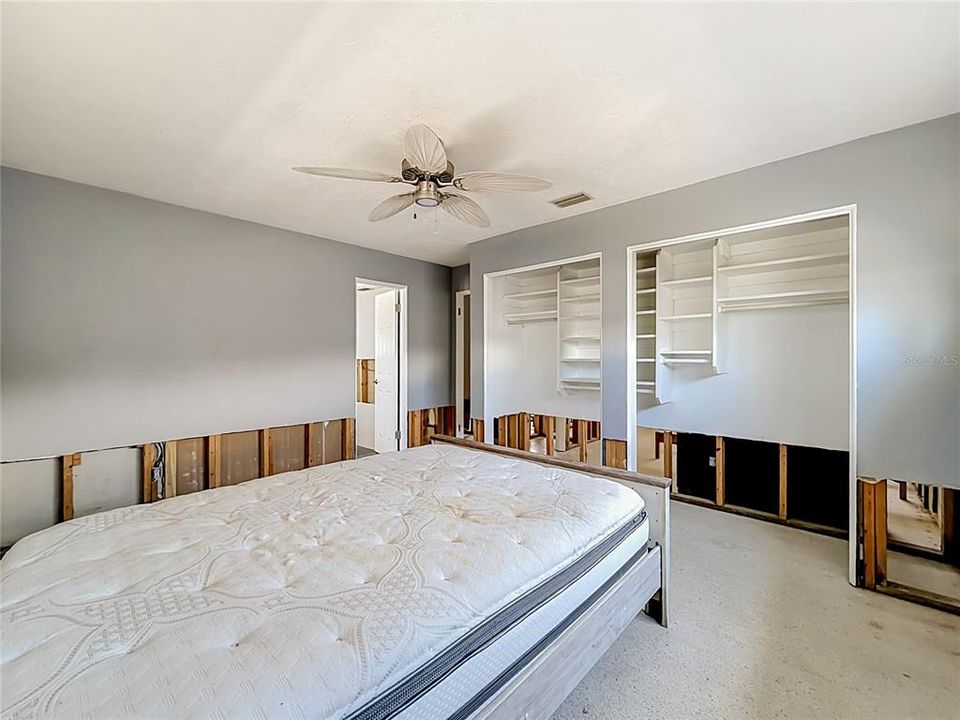 En Venta: $799,000 (4 camas, 3 baños, 1680 Pies cuadrados)