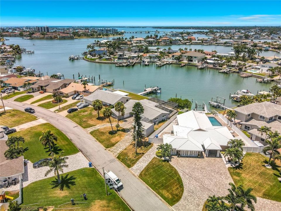 En Venta: $799,000 (4 camas, 3 baños, 1680 Pies cuadrados)