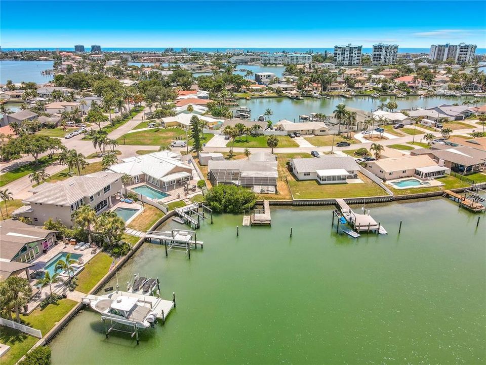 En Venta: $799,000 (4 camas, 3 baños, 1680 Pies cuadrados)