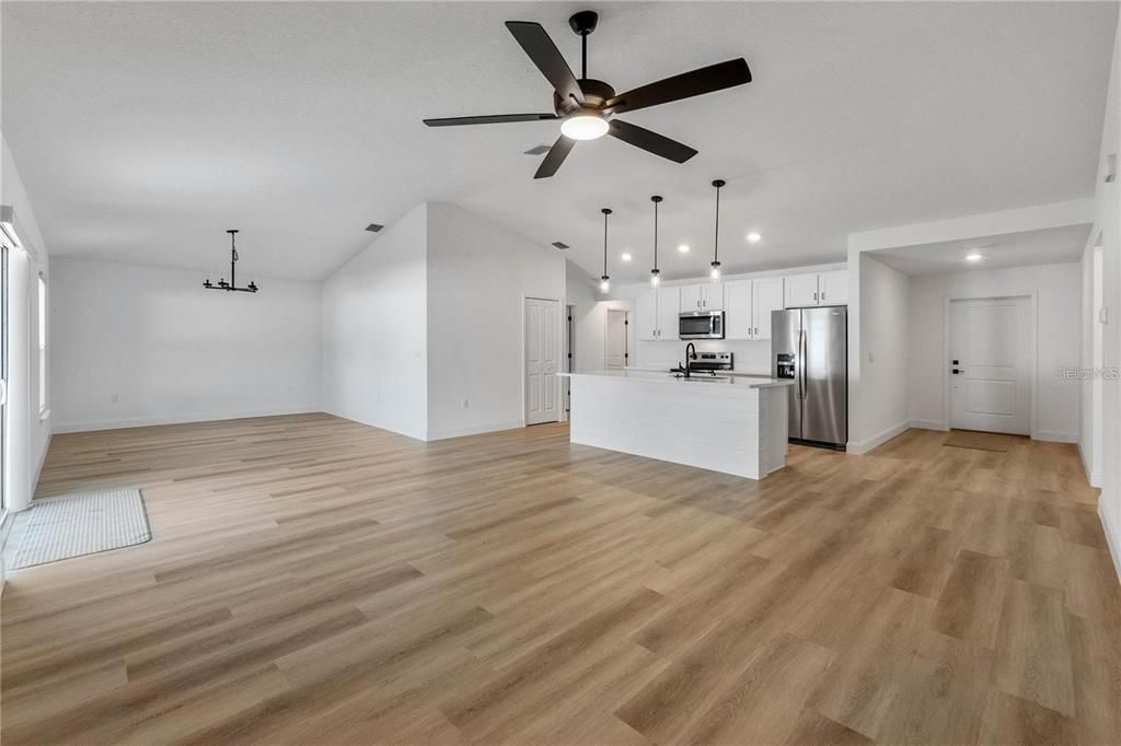 На продажу: $479,000 (4 спален, 2 ванн, 1809 Квадратных фут)