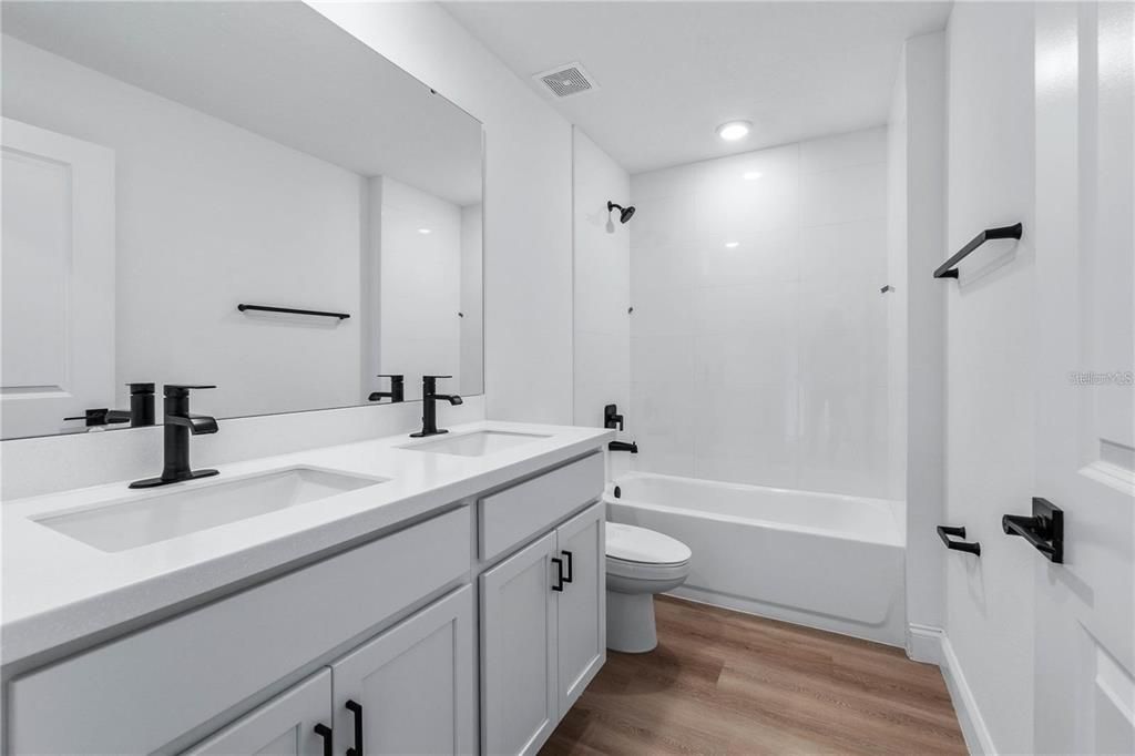 На продажу: $479,000 (4 спален, 2 ванн, 1809 Квадратных фут)