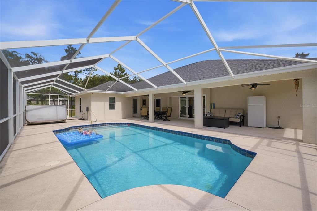 En Venta: $599,900 (4 camas, 3 baños, 2355 Pies cuadrados)