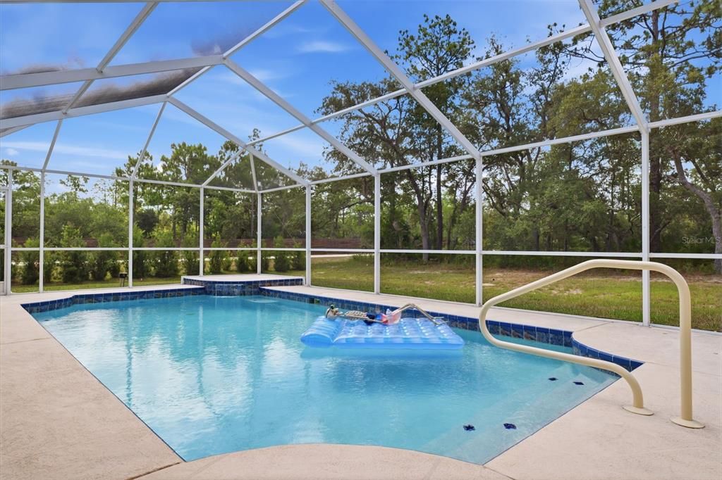 En Venta: $599,900 (4 camas, 3 baños, 2355 Pies cuadrados)