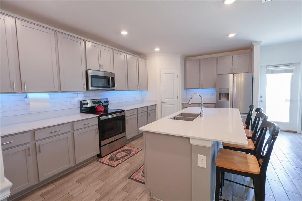 В аренду: $2,900 (5 спален, 2 ванн, 2210 Квадратных фут)