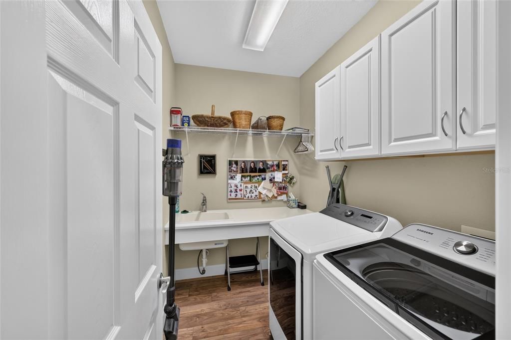 En Venta: $529,000 (3 camas, 2 baños, 2413 Pies cuadrados)